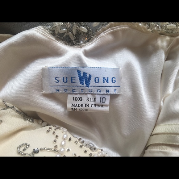 Wedding Dress - Picture 7 of 8